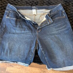 NWOT Mid-rise Time and Tru Light Blue Denim Shorts